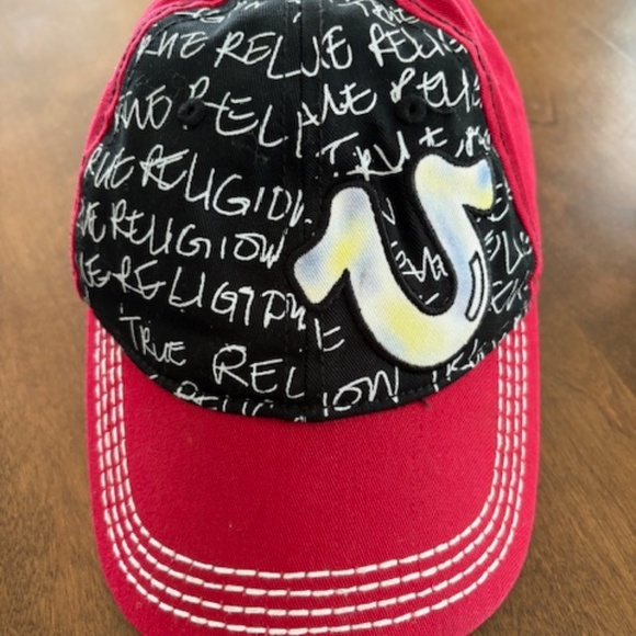 TRUE RELIGION hat unisex 100% cotton OSFA red/black with written pattern & logo - Picture 2 of 10
